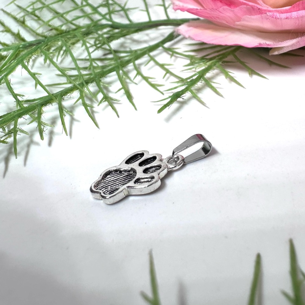NEW⚜️ Silver Plated Paw Print Pendant Charm - Picture 2 of 5